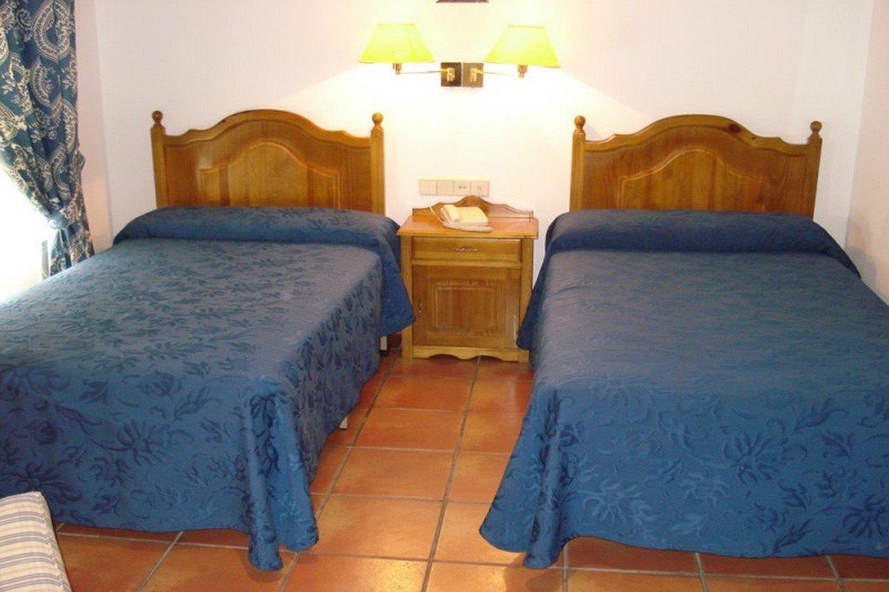 Hotel Hospederia El Convento ميراندا دي إيبرو الغرفة الصورة
